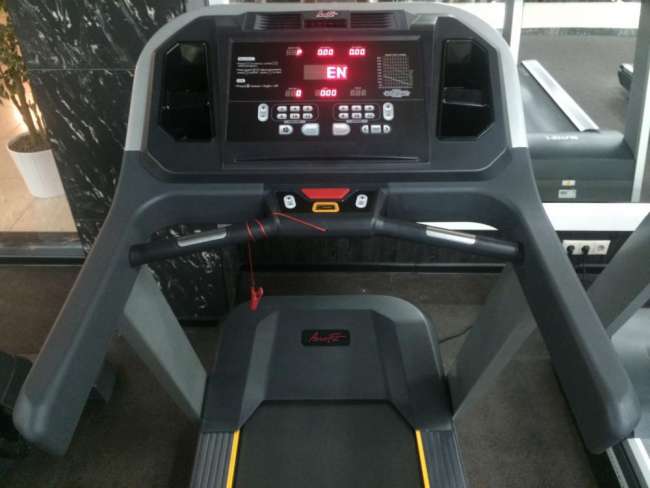 Беговая дорожка AeroFit X4-T LED Беговая дорожка AeroFit X4-T LED