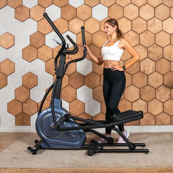 Эллиптический тренажер CARBON FITNESS E70 складной